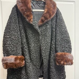 Elegant Mink Black and Brown Women's Coat Size Large Oversize Fit